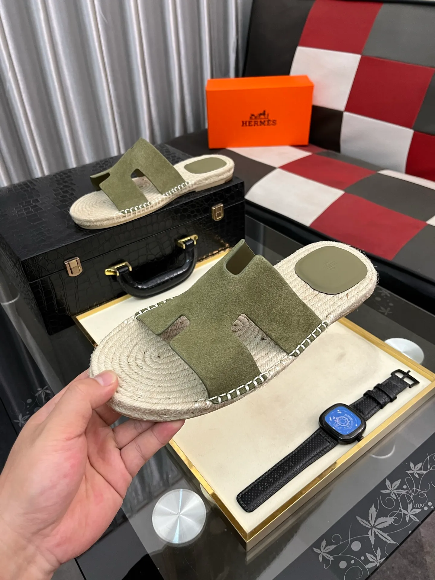 Men's shoes 💰320⌚️⌚️《HERMES》Hermès 💁♂️Men's casual slippers, quality comparison at counters🧚🏿♂️ The first layer of the upper is imported high mercerized matte, purely hand-drawn, raw rubber breathable and non-slip outsole, the lining is breathable and comfortable lambskin, the density is 100% comfortable, the original rubber outsole is wear-resistant and has a code number of 38-44. Can be customized 45-46-47